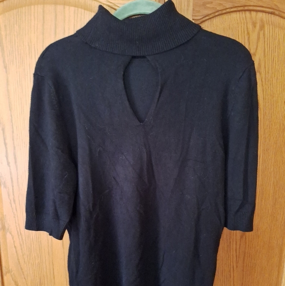 Lane Bryant Black Short Sleeve Turtleneck Keyhole Back Sweater Size 14/1… - Picture 3 of 5